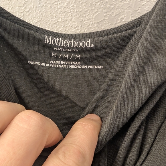 Elegant Black Evening Gown - Picture 6 of 7